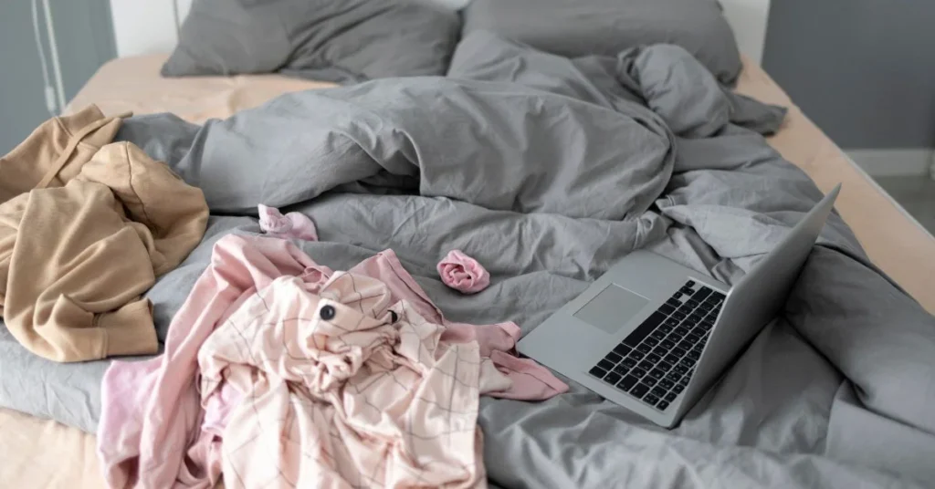 Essas dicas de como arrumar a cama vão salvar seu tempo!