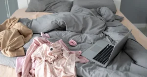 5 erros comuns ao arrumar a cama e como evitar cada um deles